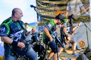 FOTO: Jako bezdomovci pod mostem! Street Party překvapila zajímavým prostorem